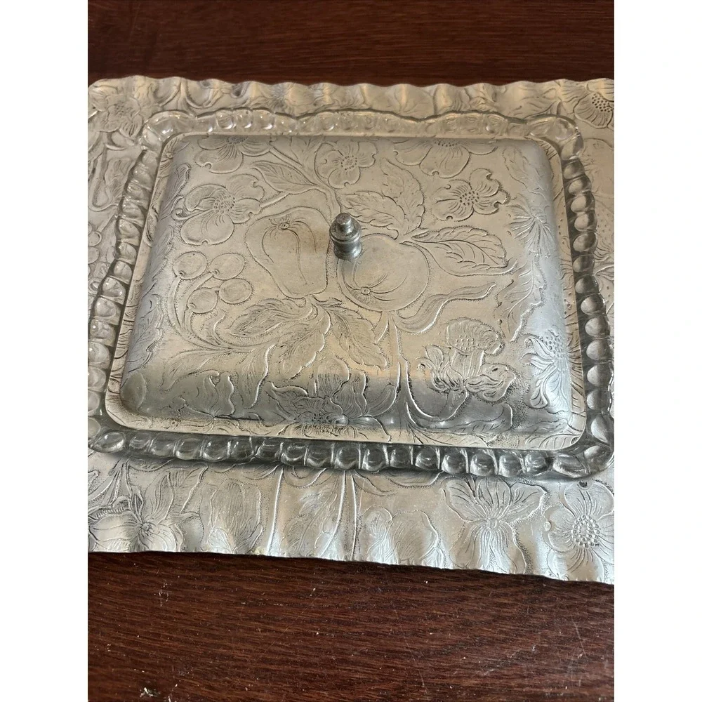 VTG‎ Hand Finished Aluminum Serving Tray Fruit Dogwood Glass Divided Insert, Lid